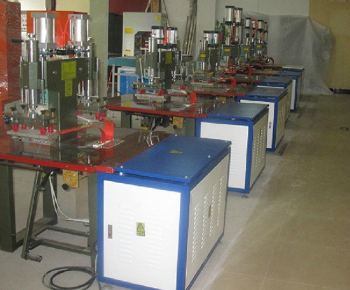 高周波高頻熱合機(jī)的操作步驟